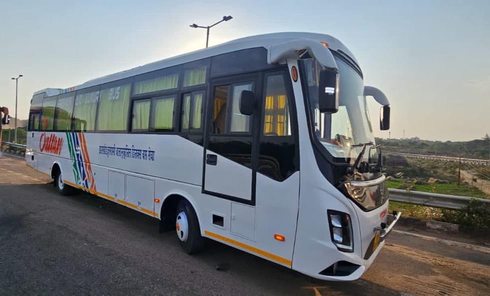 Luxury AC Coach - Jam Jam Travels