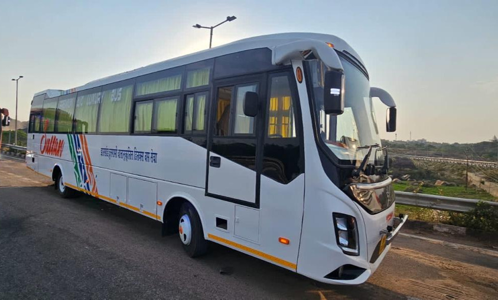Luxury AC Coach - Jam Jam Travels